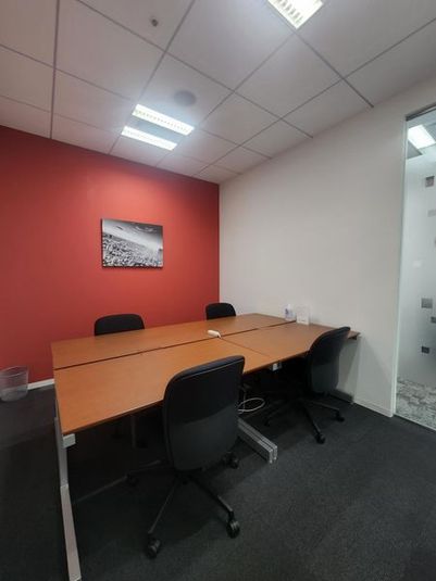 CM 312 - リージャス会議室 JRJP博多ビル