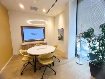Regus 会議室|高速Wi-Fi完備の落ち着いたビジネス空間 - リージャス会議室 渋谷公園通り