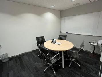 Regus 会議室｜高速Wi-Fi完備の落ち着いたビジネス空間 - リージャス会議室 恵比寿