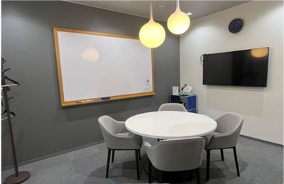 Regus 会議室|高速Wi-Fi完備の落ち着いたビジネス空間 - リージャス会議室 SPACES品川