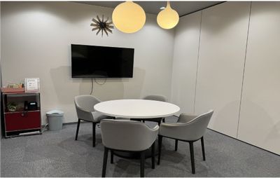 Regus 会議室|高速Wi-Fi完備の落ち着いたビジネス空間 - リージャス会議室 SPACES品川