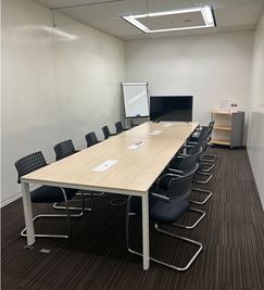 Regus 会議室｜高速Wi-Fi完備の落ち着いたビジネス空間 - リージャス会議室 新宿パークタワー