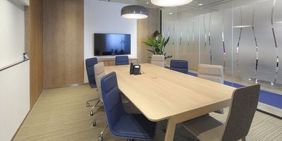 Regus 会議室｜高速Wi-Fi完備の落ち着いたビジネス空間 - リージャス会議室 品川グランドセントラルタワー
