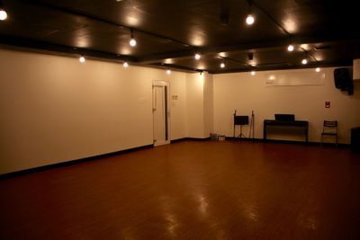 スズヤコーポレーションレンタルスペース Cスタジオの室内の写真
