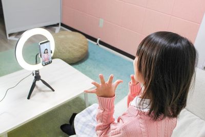 一人配信でも影が出にくく、安心して配信を始められます - レピーロ小岩 自然光あふれる多目的スペース レピーロ小岩の設備の写真