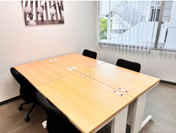 Regus 会議室｜高速Wi-Fi完備の落ち着いたビジネス空間 - リージャス会議室 福岡天神南