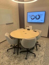 Regus 会議室｜高速Wi-Fi完備の落ち着いたビジネス空間 - リージャス会議室 天神ビジネスセンター
