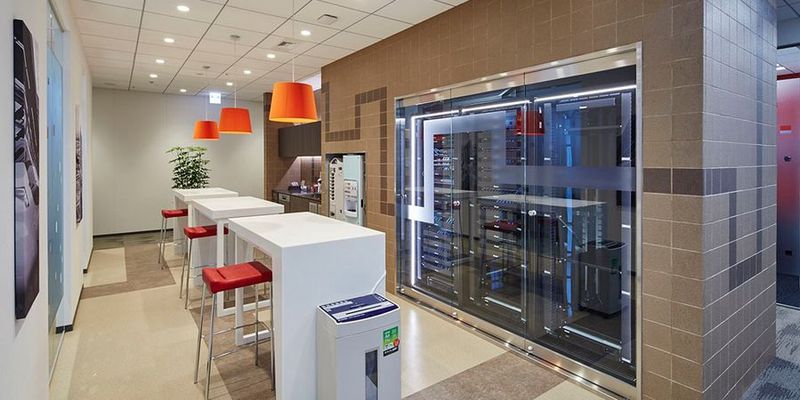 LONDON - リージャス会議室 丸の内鉄鋼ビル