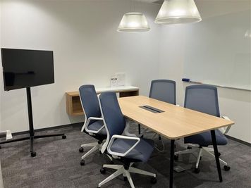 Regus 会議室|高速Wi-Fi完備の落ち着いたビジネス空間 - リージャス会議室 新広島ビルディング