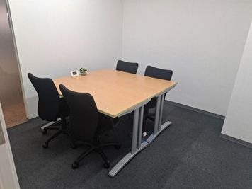 Regus 会議室｜高速Wi-Fi完備の落ち着いたビジネス空間 - リージャス会議室 麹町