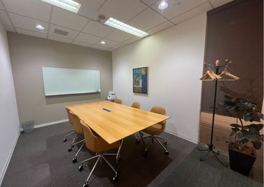 Regus 会議室｜高速Wi-Fi完備の落ち着いたビジネス空間 - リージャス会議室 錦糸町アルカセントラル