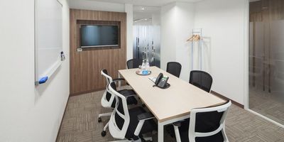 Regus 会議室|高速Wi-Fi完備の落ち着いたビジネス空間 - リージャス会議室 札幌大通