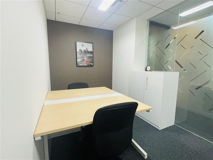 CM 921 - リージャス会議室 札幌北ビル