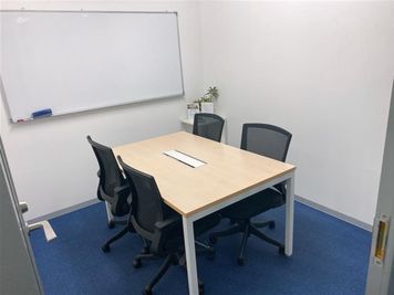 Regus 会議室｜高速Wi-Fi完備の落ち着いたビジネス空間 - リージャス会議室 新横浜　Wise Next