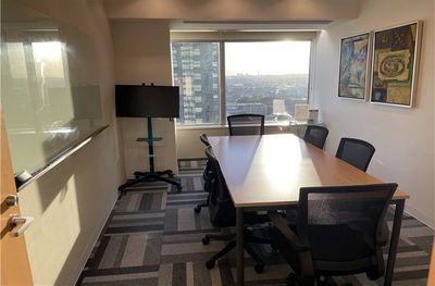 Regus 会議室｜高速Wi-Fi完備の落ち着いたビジネス空間 - リージャス会議室 横浜ランドマークタワー