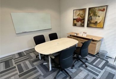 Regus 会議室｜高速Wi-Fi完備の落ち着いたビジネス空間 - リージャス会議室 横浜ランドマークタワー