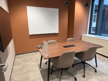 Regus 会議室｜高速Wi-Fi完備の落ち着いたビジネス空間 - リージャス会議室 淀屋橋