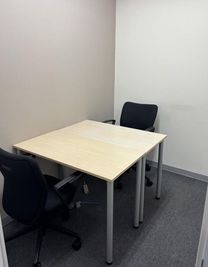 Regus 会議室｜高速Wi-Fi完備の落ち着いたビジネス空間 - リージャス会議室 関内