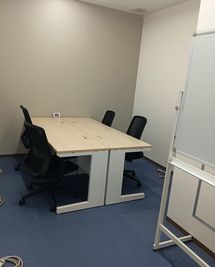 Regus 会議室｜高速Wi-Fi完備の落ち着いたビジネス空間 - リージャス会議室 オープンオフィス横浜金港町