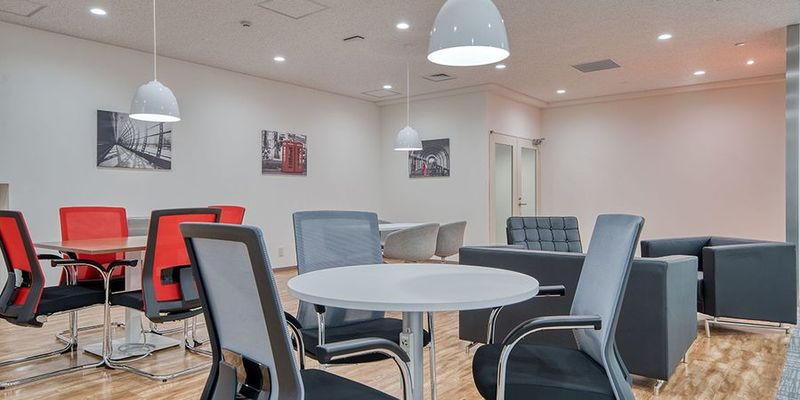 CM 742 - リージャス会議室 オープンオフィス横浜金港町