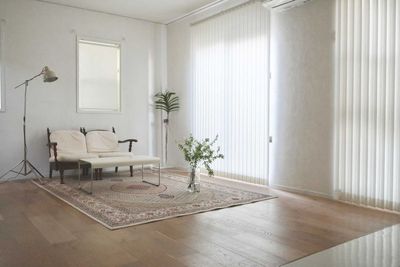 備品、椅子などでいろいろな雰囲気を作れます - HOUSE124 商業用利用、法人さまご利用限定。写真撮影、動画作成、などの室内の写真