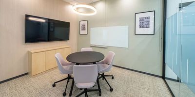 Regus 会議室｜高速Wi-Fi完備の落ち着いたビジネス空間 - リージャス会議室 大宮西口駅前