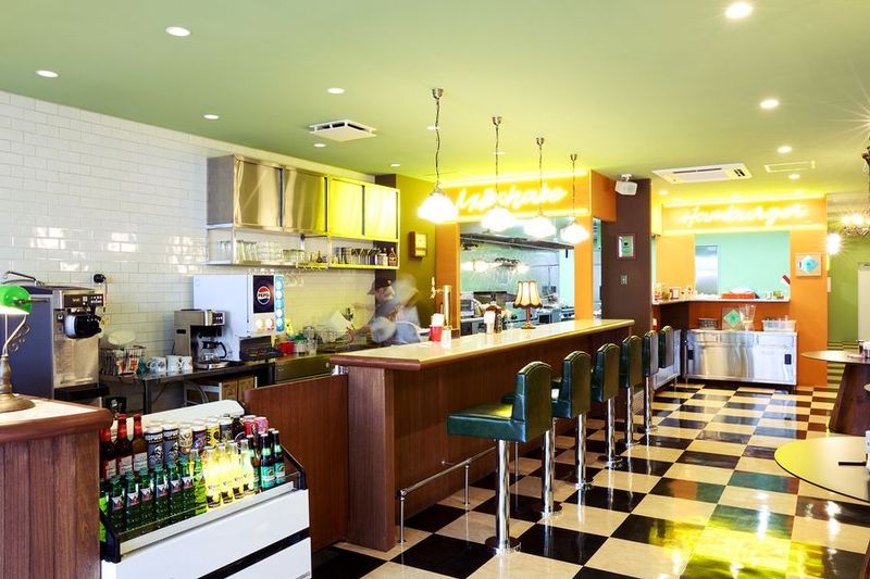 アメリカンダイナーのレンタルスペース -  E.G.DINER 成田山表参道