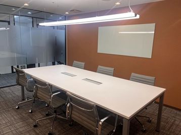 Regus 会議室｜高速Wi-Fi完備の落ち着いたビジネス空間 - リージャス会議室 秋田駅前