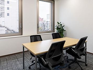 Regus 会議室｜高速Wi-Fi完備の落ち着いたビジネス空間 - リージャス会議室 長野駅前