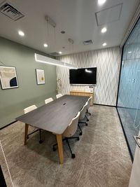 Regus 会議室｜高速Wi-Fi完備の落ち着いたビジネス空間 - リージャス会議室 日本生命新潟