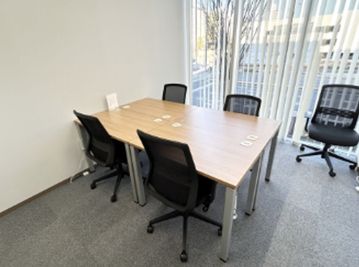 Regus 会議室｜高速Wi-Fi完備の落ち着いたビジネス空間 - リージャス会議室 つくば