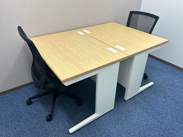 Regus 会議室｜高速Wi-Fi完備の落ち着いたビジネス空間 - リージャス会議室 オープンオフィス新大阪北