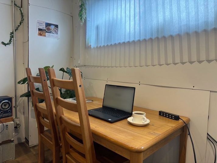 おしゃれで広々したドッグカフェをオフィスに（オープンスペース） - 212coffee