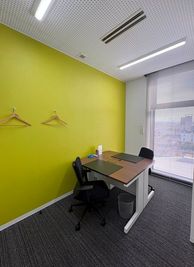Regus オフィススペース（個室）｜落ち着いた環境で使える独立型ワークスペース - リージャス会議室 サンテラス三河安城