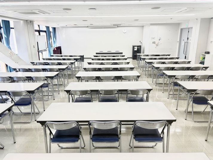 大会議室は最大72名利用です。レイアウトは自由にご変更いただけます。
#三軒茶屋駅徒歩3分#貸会議室#世田谷産業プラザ会議室 - 世田谷産業プラザ会議室 貸し会議室（大会議室）の室内の写真