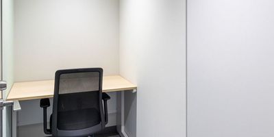 Regus オフィススペース(個室)|落ち着いた環境で使える独立型ワークスペース - リージャス会議室 金沢パークビル