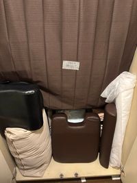 大きなクローゼットの1番下のものだけがご利用できます
（お布団は不可です） - Takanakkoレンタルサロン Takanakkoレンタルサロン池袋店の室内の写真
