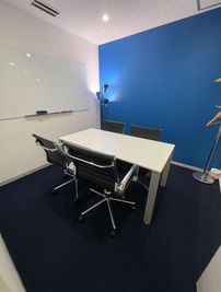 Regus 会議室｜高速Wi-Fi完備の落ち着いたビジネス空間 - リージャス会議室 オープンオフィス京阪淀屋橋