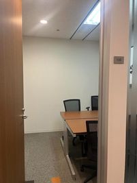 リージャス会議室 横浜スカイビル CM 106の室内の写真