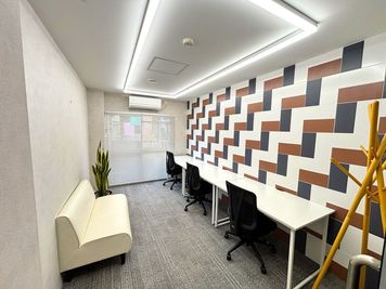 【瑞江駅徒歩１分】鍵付き完全プライベート空間/安心セキュリティ/スタッフ常駐 - ブリッジレンタルオフィス