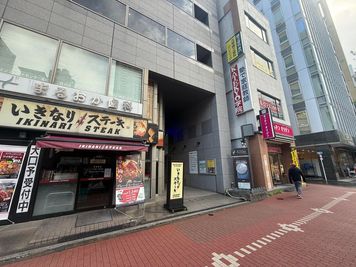 ビルの外観です。 - BasisPoint 五反田店 【個室ブースB／ワークボックス】五反田エリアの外観の写真