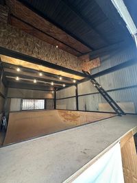 貸切ミニランプで雨の日も気にせず心ゆくまでスケボーを楽しめます★ - Secret base SIAMの室内の写真