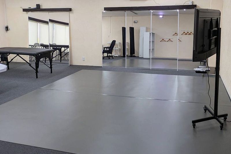 楽々レンタルスタジオ姫路店5階｜レンタルサロン - 楽々レンタルスタジオ 姫路店