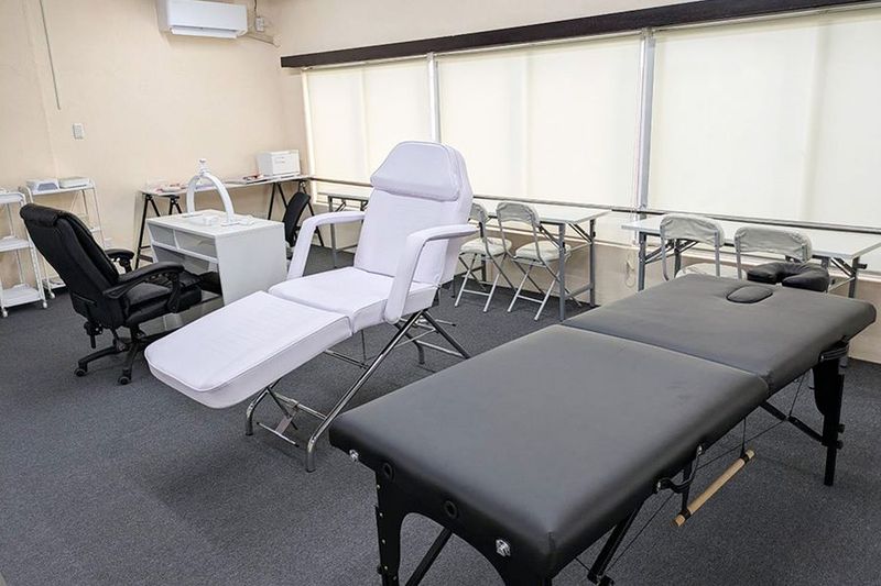 楽々レンタルスタジオ姫路店5階｜レンタルサロン - 楽々レンタルスタジオ 姫路店