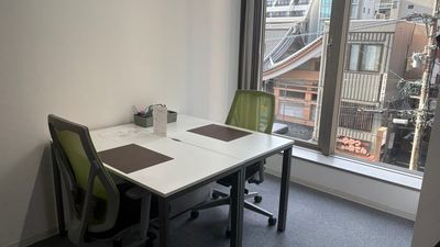 Regus オフィススペース（個室）｜落ち着いた環境で使える独立型ワークスペース - リージャス会議室 SPACES博多駅前