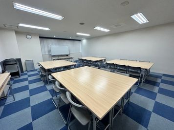 カタオカビル貸し会議室 マルチルームの室内の写真