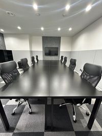カタオカビル貸し会議室 ミーティングルーム5Fの室内の写真