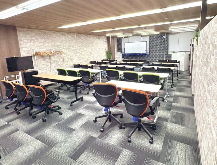 ＜最大38名着席 会議室＞レイアウト自由なスペース - ReLimpa神戸元町