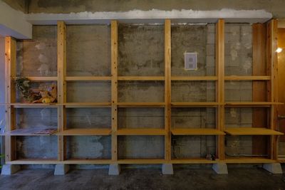 展示棚。作品展示や物販スペースとして利用可能。 - parallel village シェアキッチン／シェアスペース／シェアギャラリーの室内の写真