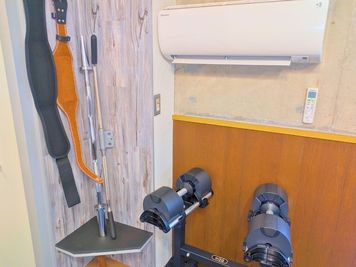 32㎏アジャスタブルダンベル - レンタルジム All day gym世田谷 三軒茶屋店 【三軒茶屋駅南口7分の新規店舗】フリーウエイト充実のレンタルジムの室内の写真